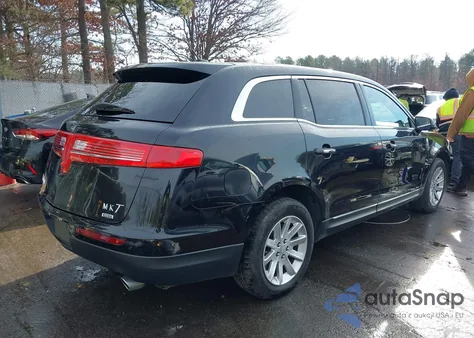2019 Lincoln Mkt Livery from USA, damaged, VIN 2LMHJ5NK4KBL04425